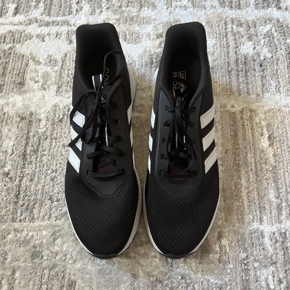 BRAND NEW Adidas Sneakers - Picture 4 of 6